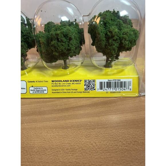 Woodland Scenics Medium Green Realistic Trees - Picture 7 of 7